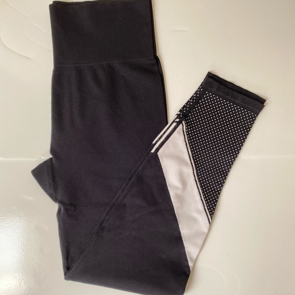 Pink by Victoria’s Secret Cool & Comfy legging